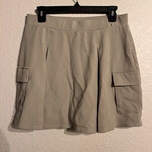 New With Tags‎ American Eagle Skort. Women's Size M Long. Waist 30" Length 17"